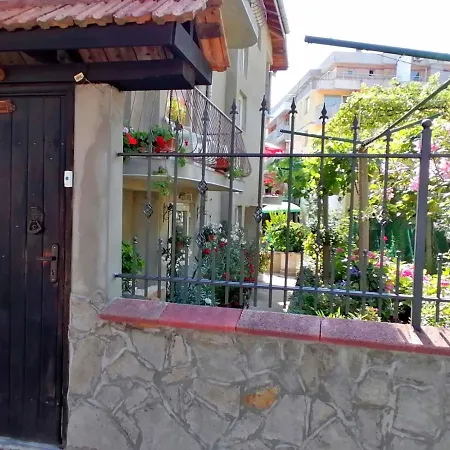 Sokratovi Πανσιόν Obzor