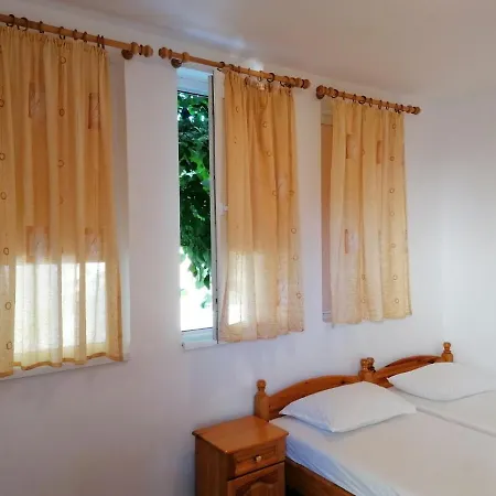 Πανσιόν Sokratovi