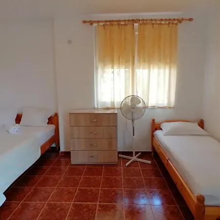 Πανσιόν Sokratovi Obzor