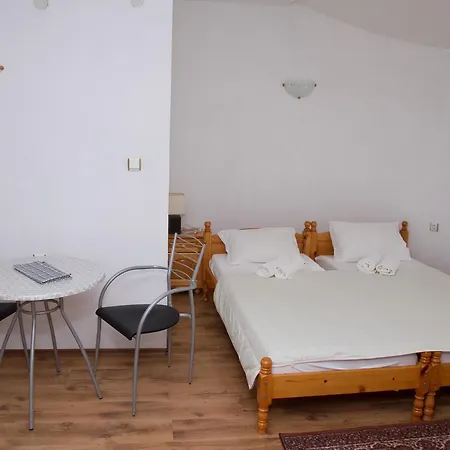 Sokratovi Πανσιόν Obzor