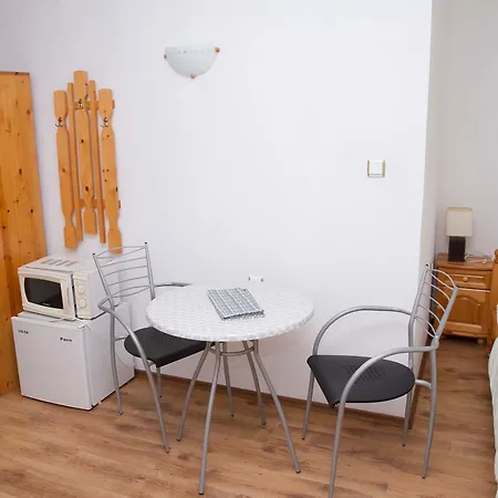 Πανσιόν Sokratovi Obzor