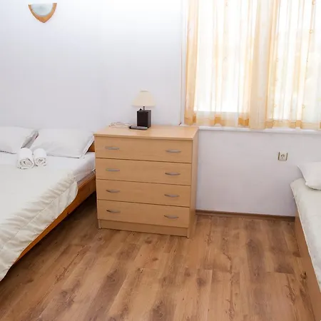 Πανσιόν Sokratovi 3*